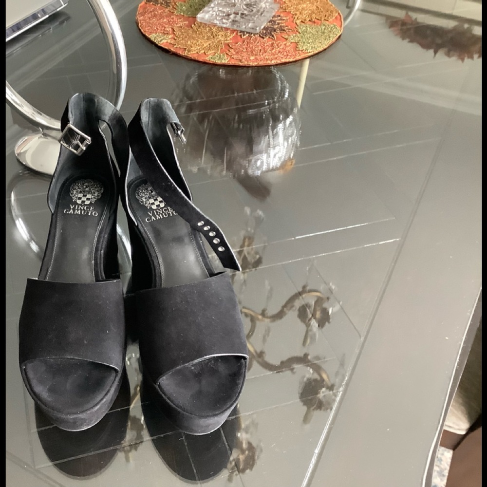 Vince camuto wedges reduced ❗️❗️